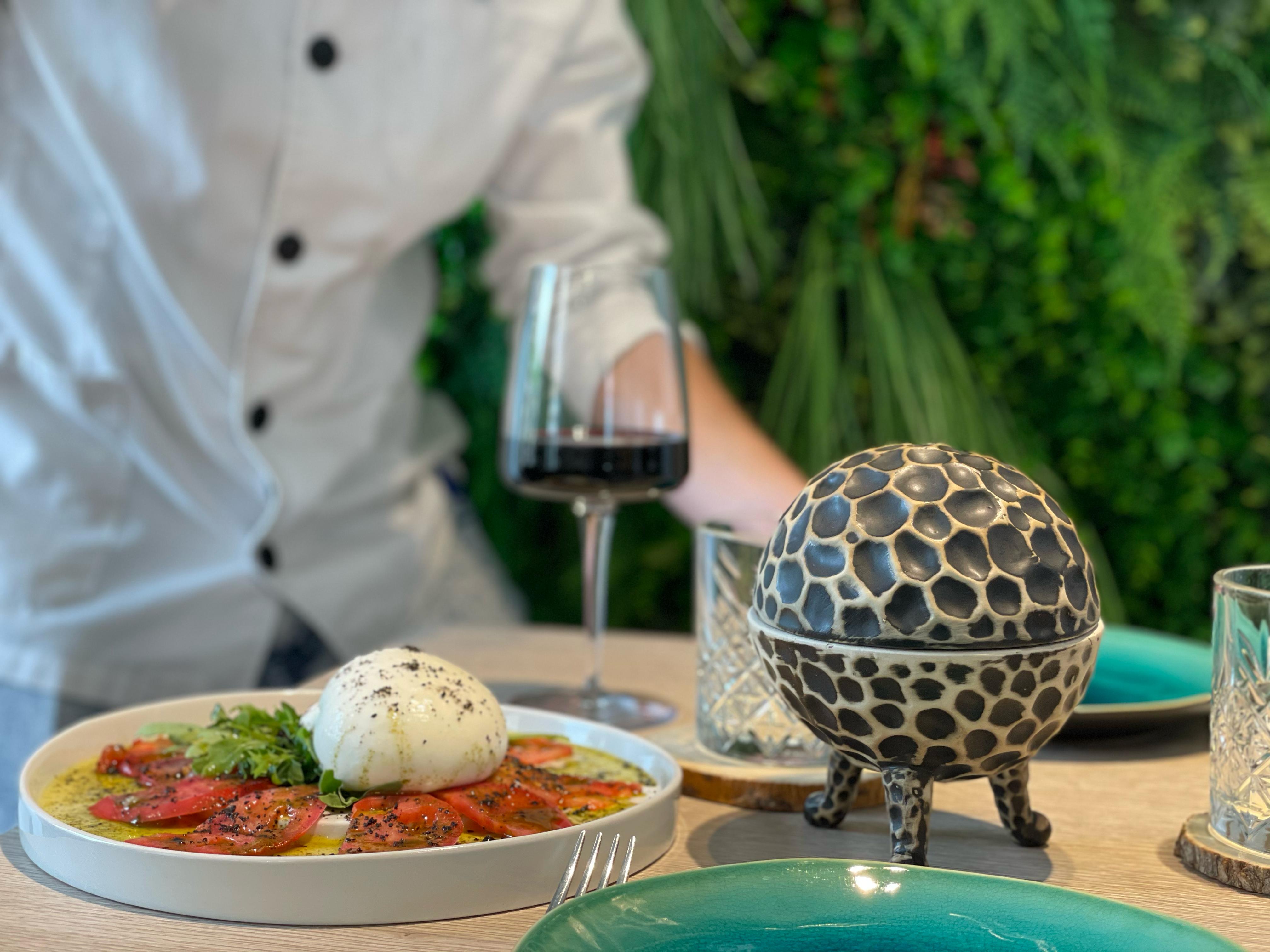 B&W Creations, Viró Gastrobar